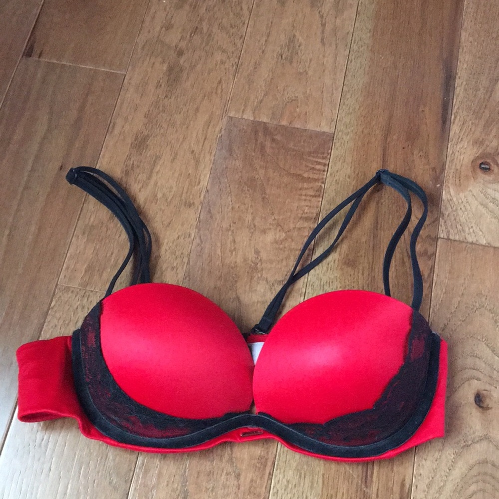 Victoria’s Secret Very Sexy Multi-way Bra